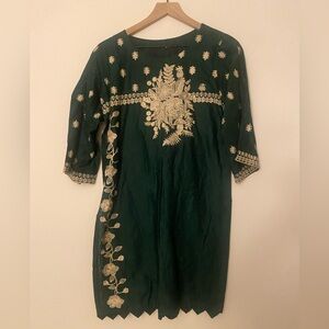 Dark Green & Gold Embroidered Kurti Tunic – Size S – Purchased in Pakistan 🇵🇰